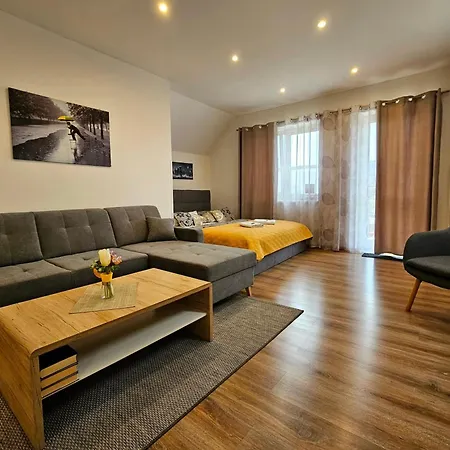 Miluska Apartment Bešeňová
